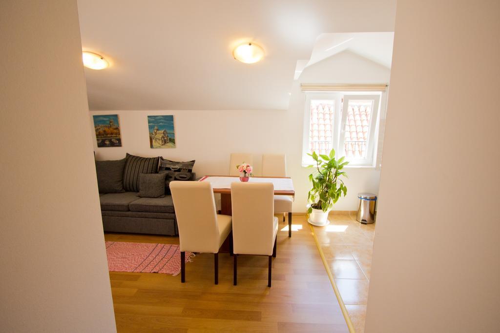 Apartment Bucevic Шибеник Екстер'єр фото